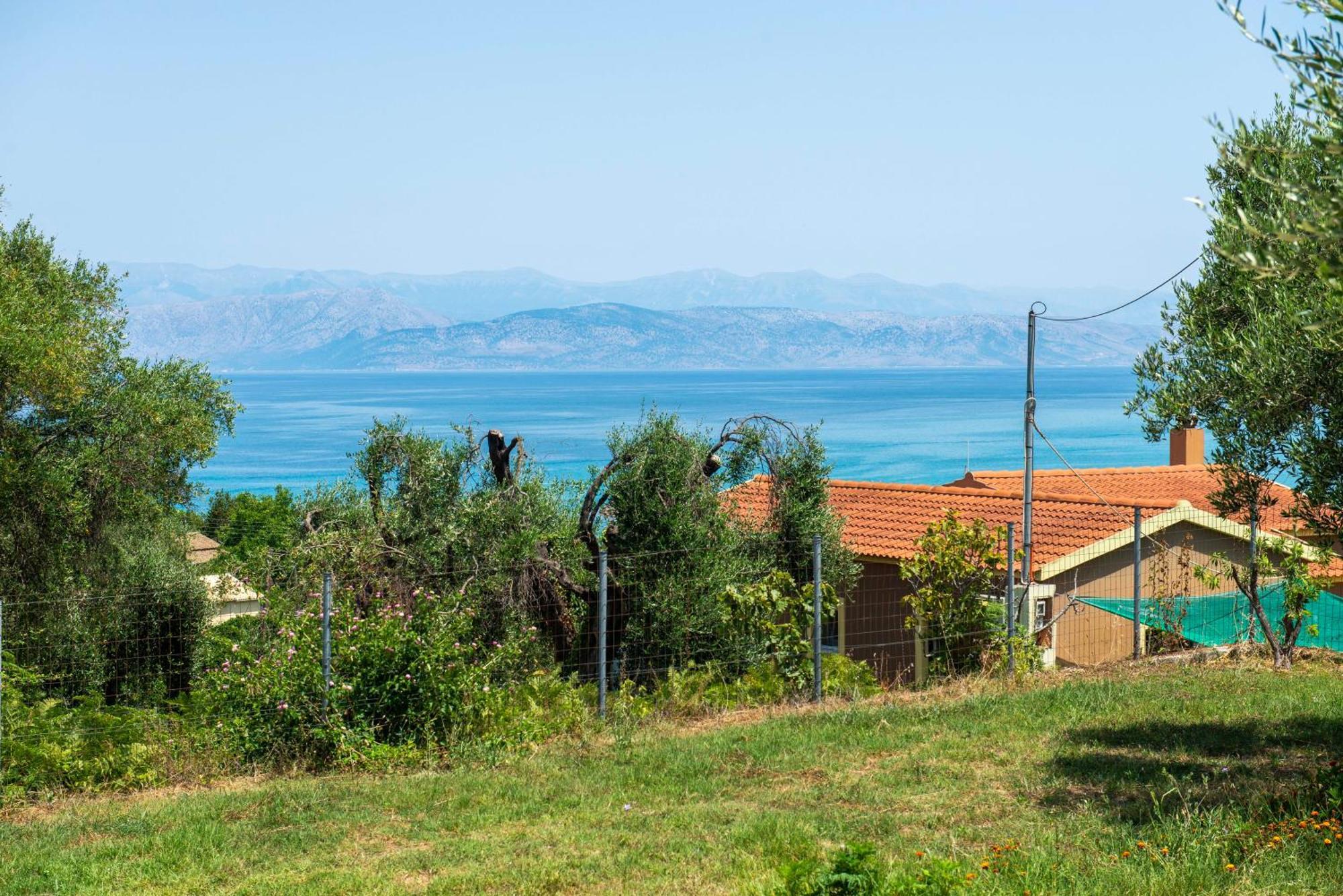 Astrakeri Sea Side Hill Apartment Luaran gambar
